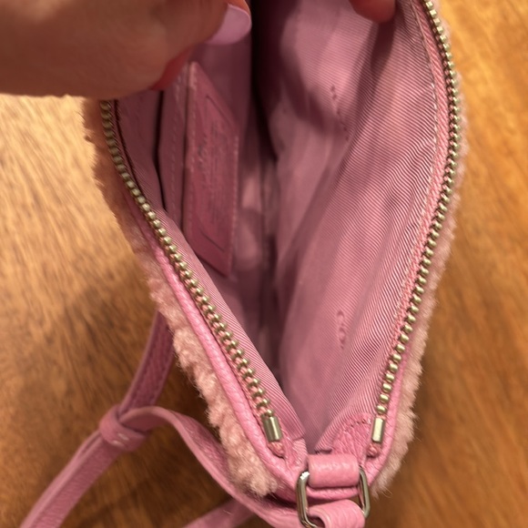 Coach pink shearling crossbody - Picture 13 of 13